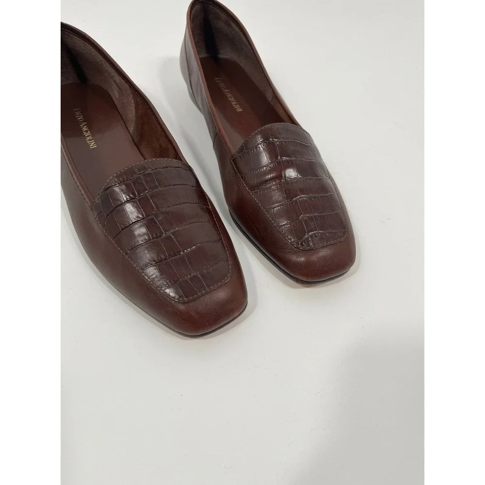 Vintage Womens Leather Slip On Loafers 8.5 Brown Chic Minimalist Office Capsule